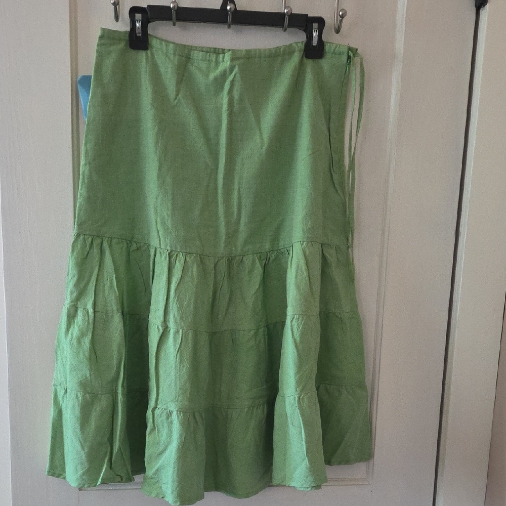 Elegant Green Tiered Midi Skirt